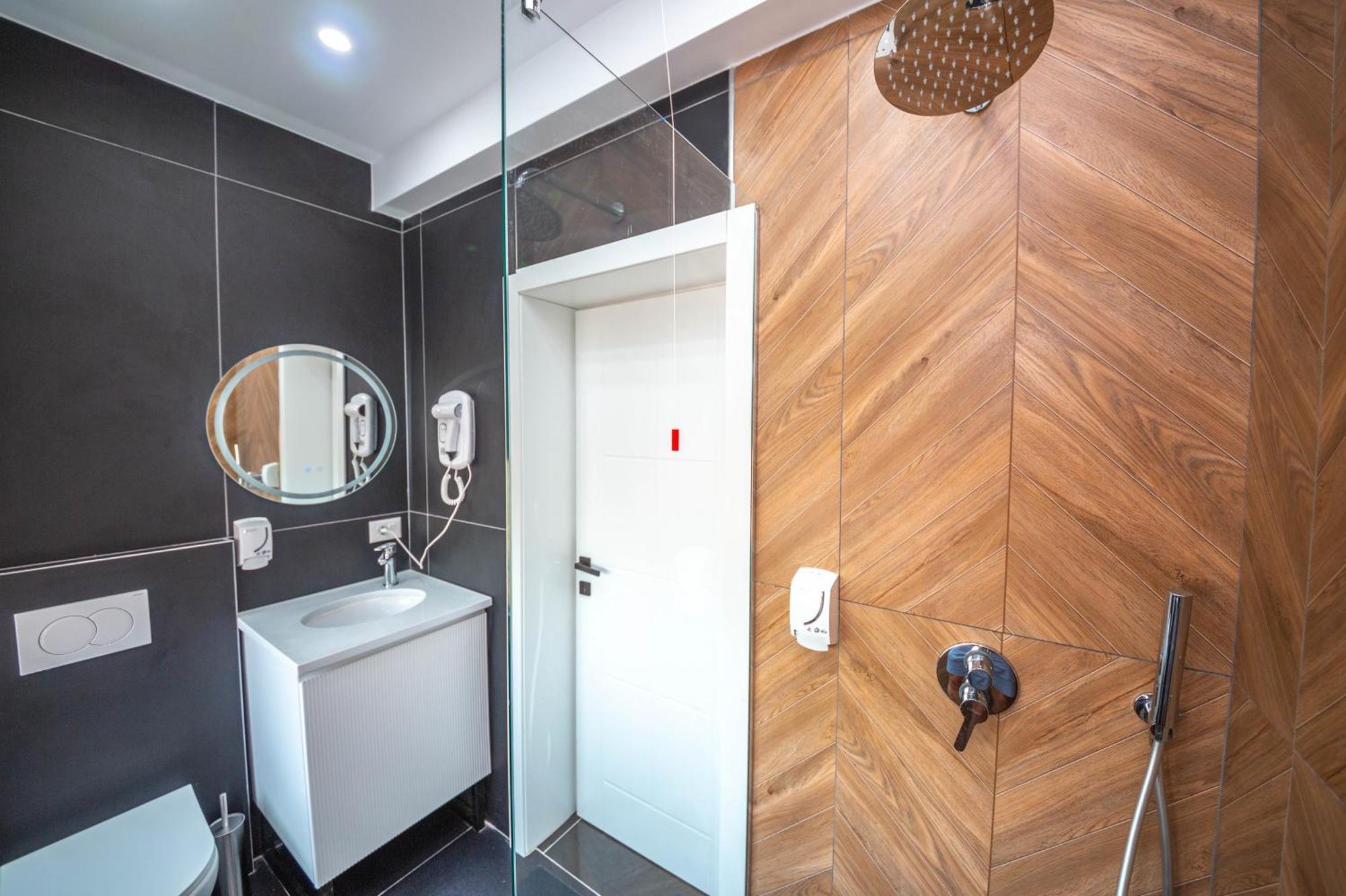 Apartment Downtown Boutique Tirana